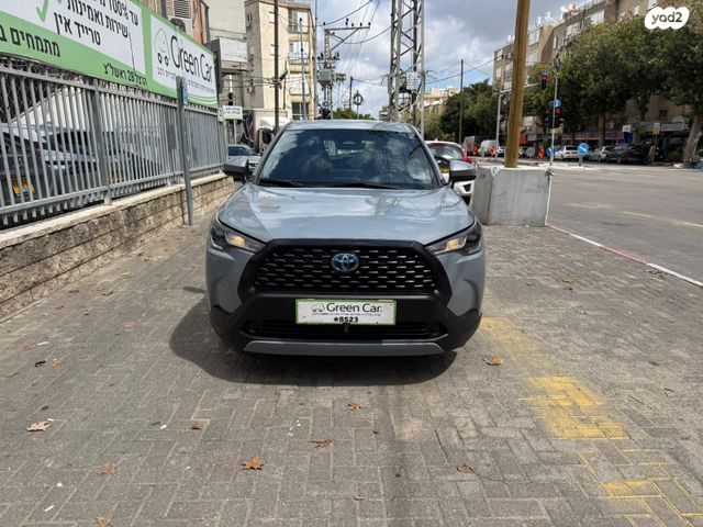 מודעת רכב טויוטה קורולה קרוס