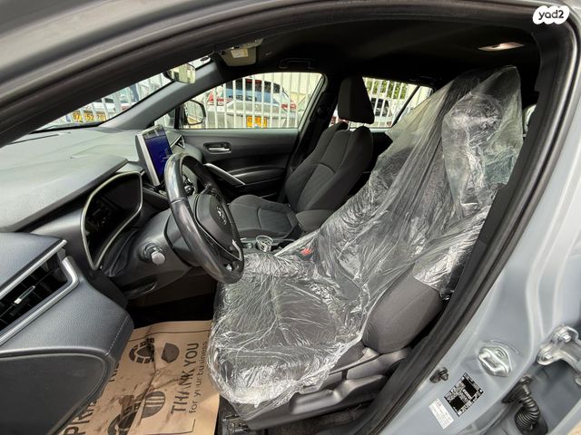 מודעת רכב טויוטה קורולה קרוס 2