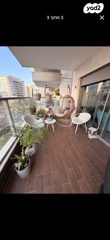 יונתן רטוש 10