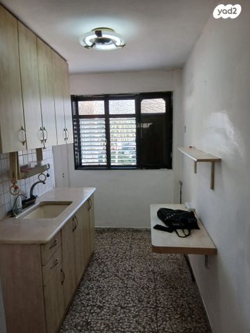 גיורא יוספטל 19