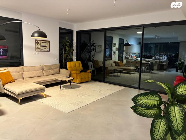 יצחק נבון 17