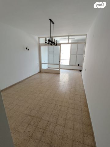 שדרות ירושלים 33