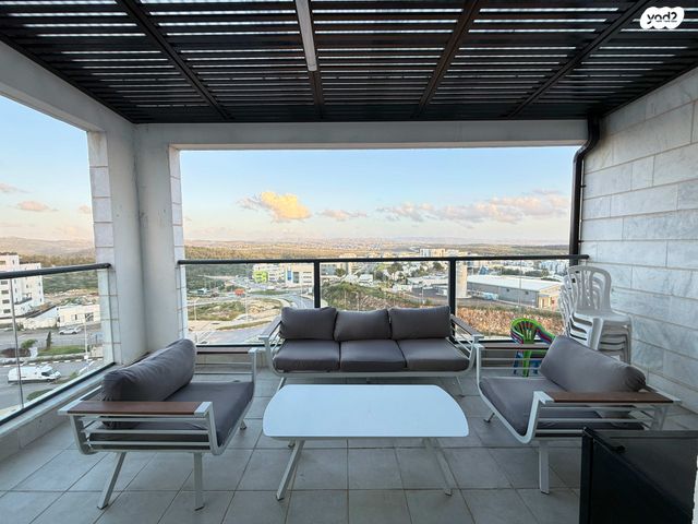 גג/ פנטהאוז, מעו"ף, חריש