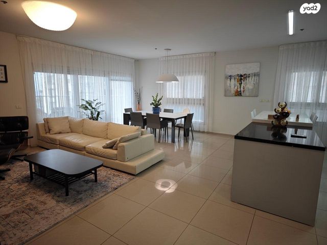 מודעת נכס, שדרות ניצה, צפון מערב מרכז העיר, נתניה