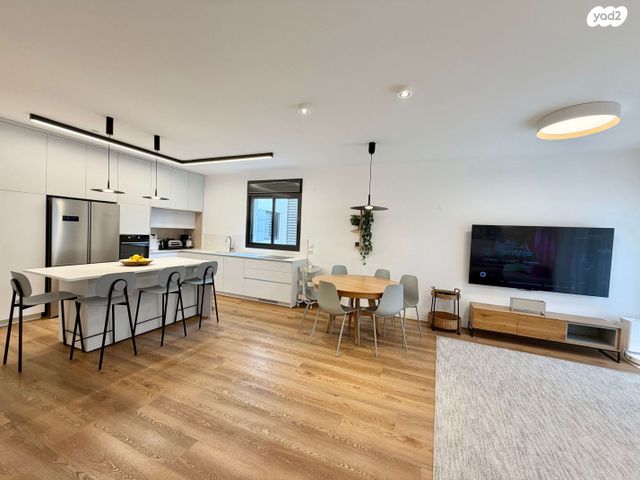 דירה, נווה זמר, רעננה