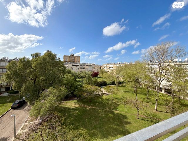 יצחק בן צבי 56