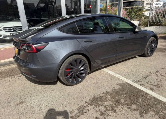 מודעת רכב טסלה מודל 3