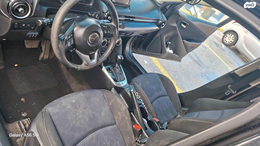 מודעת רכב מאזדה 2