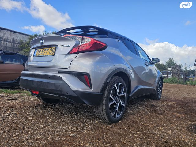 מודעת רכב טויוטה C-HR