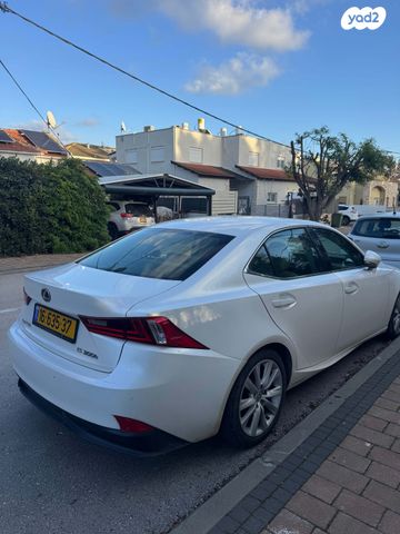 מודעת רכב לקסוס IS