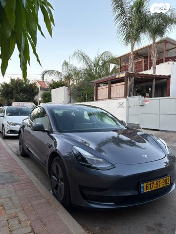 מודעת רכב טסלה מודל 3