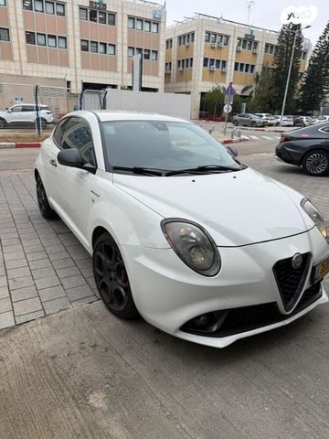 מודעת רכב אלפא רומיאו מיטו