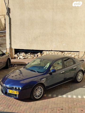 מודעת רכב אלפא רומיאו 159