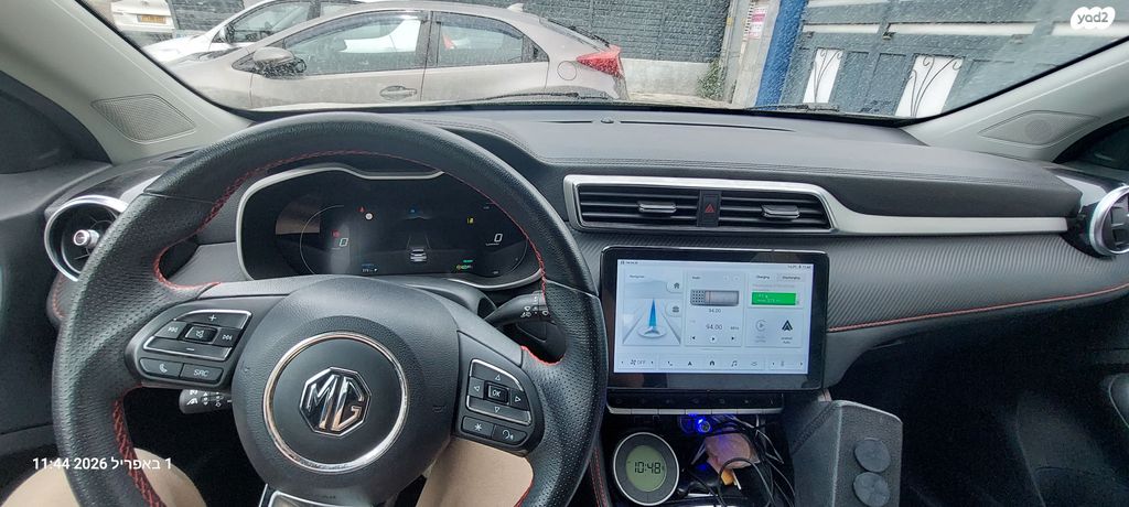 מודעת רכב אם ג'י ZS