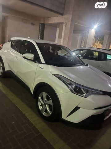 מודעת רכב טויוטה C-HR