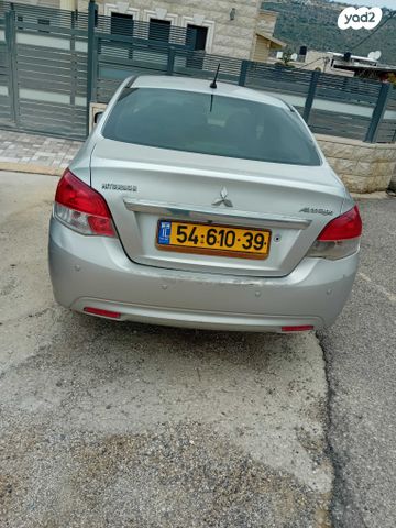 מודעת רכב מיצובישי אטראז'