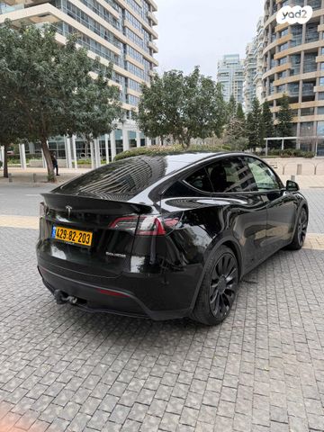 מודעת רכב טסלה מודל Y