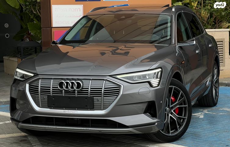 מודעת רכב אאודי E-tron
