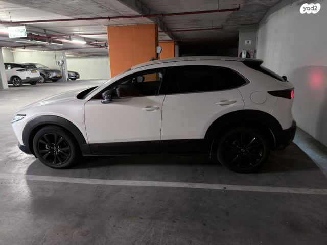 מודעת רכב מאזדה CX-30