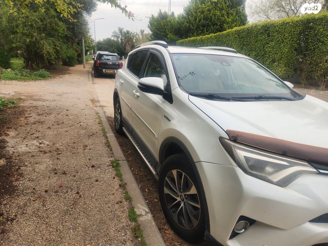 מודעת רכב טויוטה RAV4
