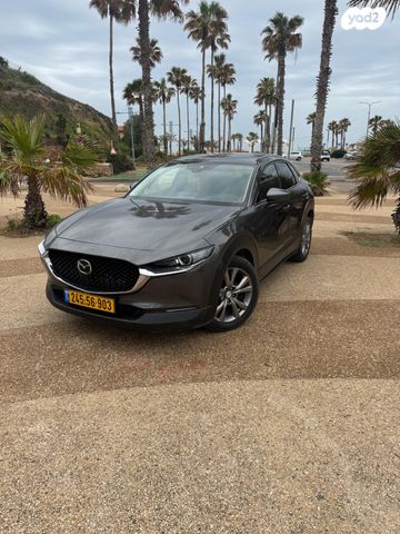 מודעת רכב מאזדה CX-30