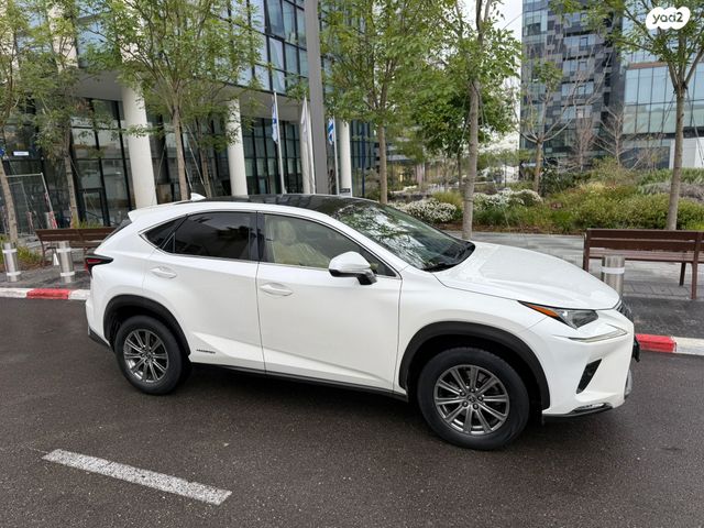 מודעת רכב לקסוס NX