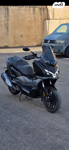 מודעת רכב סאן יאנג ADX400