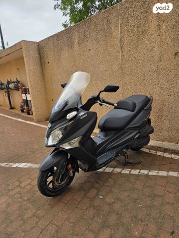 מודעת רכב סאן יאנג ג'וי-מקס 125