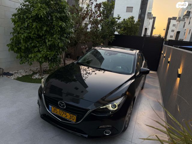 מודעת רכב מאזדה 3