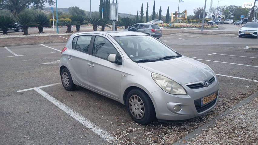 מודעת רכב יונדאי i20