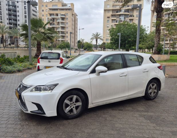 מודעת רכב לקסוס CT