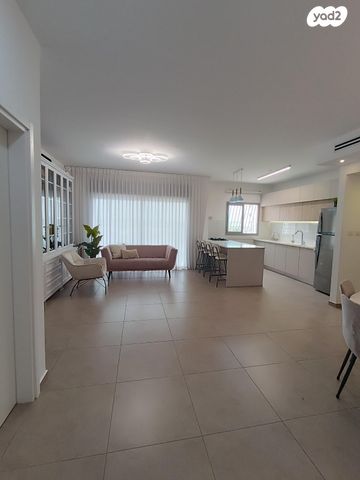 אריאל שרון 7