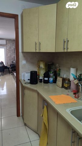 רבקה ומרדכי גובר 13