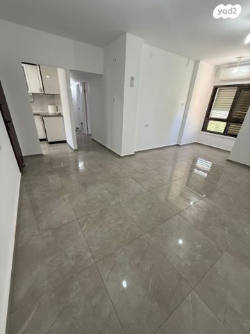 שדרות השושנים 11