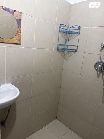 כיכר הקניזי 4