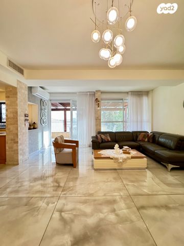 טשרניחובסקי 18