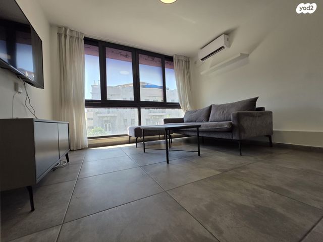 דרך מנחם בגין 7