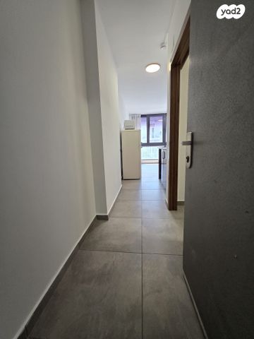 דרך מנחם בגין 7