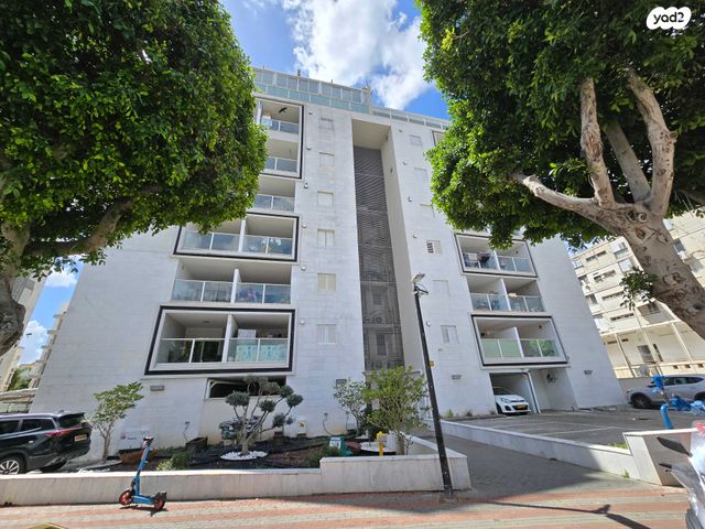 יוסף שפרינצק 30