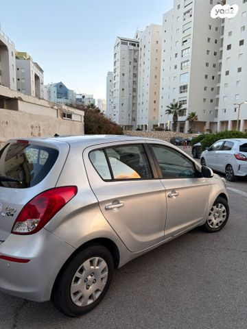 מודעת רכב יונדאי i20