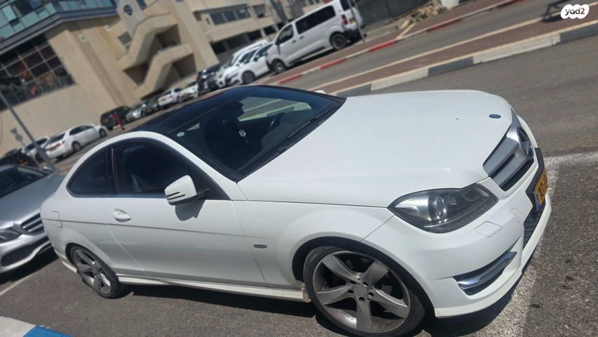 מודעת רכב מרצדס-בנץ C-class