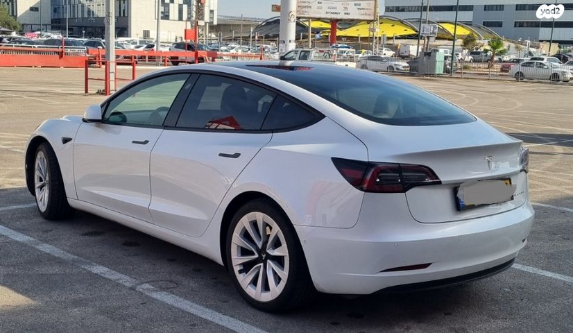 מודעת רכב טסלה מודל 3