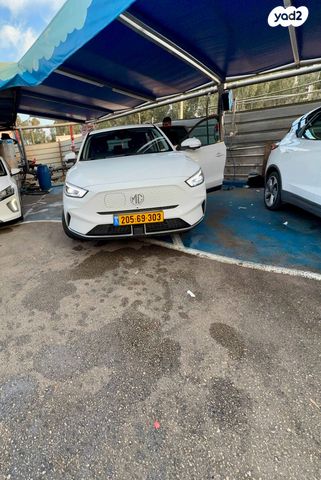 מודעת רכב אם ג'י ZS