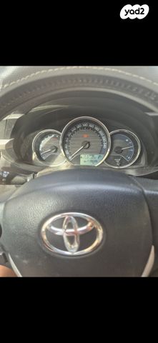 מודעת רכב טויוטה קורולה