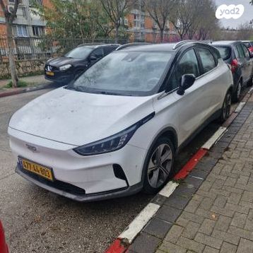 מודעת רכב ג׳ילי Geometry C