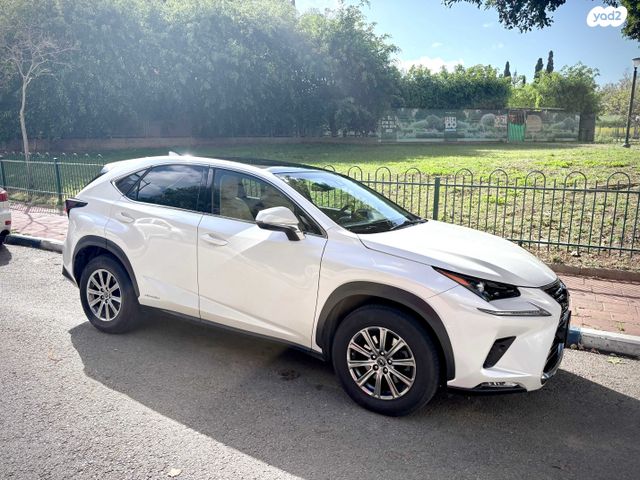 מודעת רכב לקסוס NX