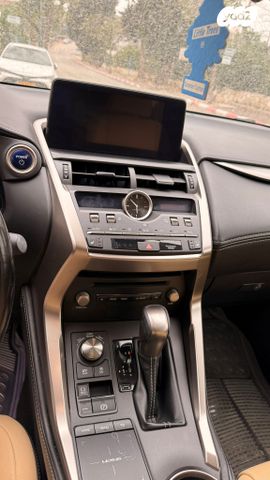 מודעת רכב לקסוס NX