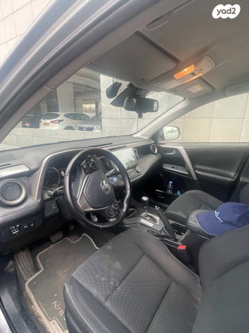 מודעת רכב טויוטה RAV4
