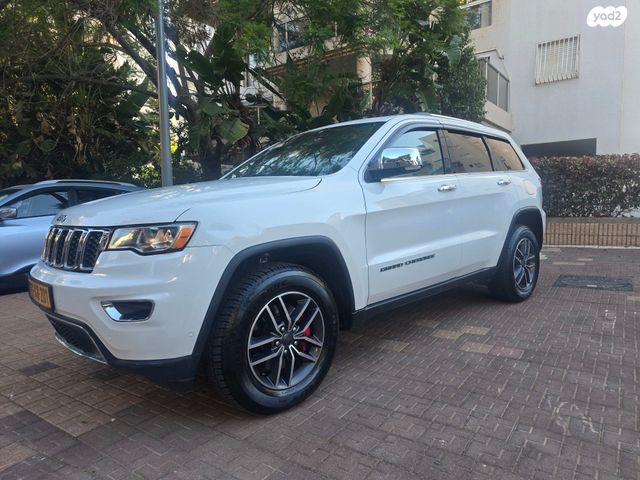 מודעת רכב ג'יפ גרנד צ'ירוקי