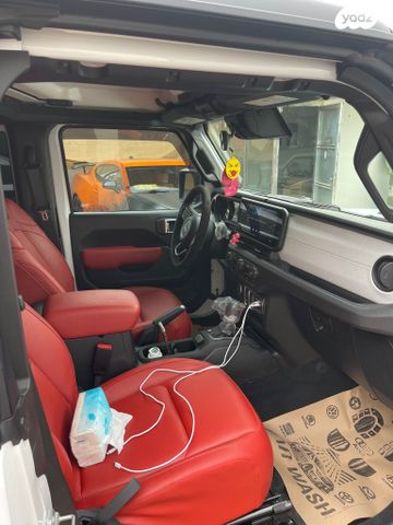 מודעת רכב ג'יפ רנגלר